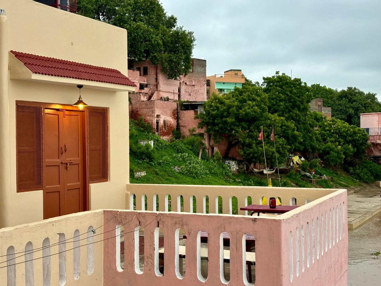 Vintage River Homestay فاراناسي المظهر الخارجي الصورة