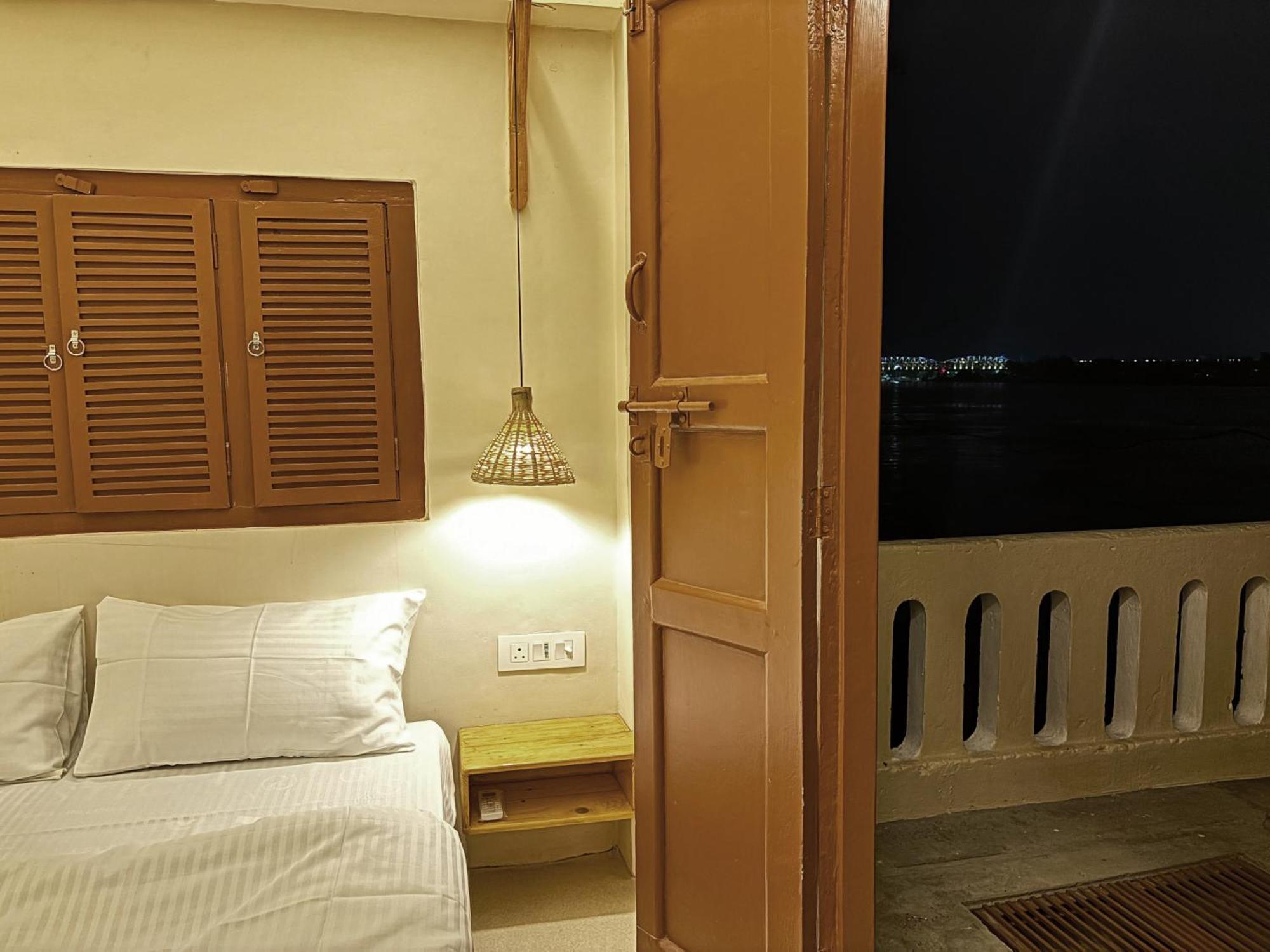 Vintage River Homestay فاراناسي المظهر الخارجي الصورة